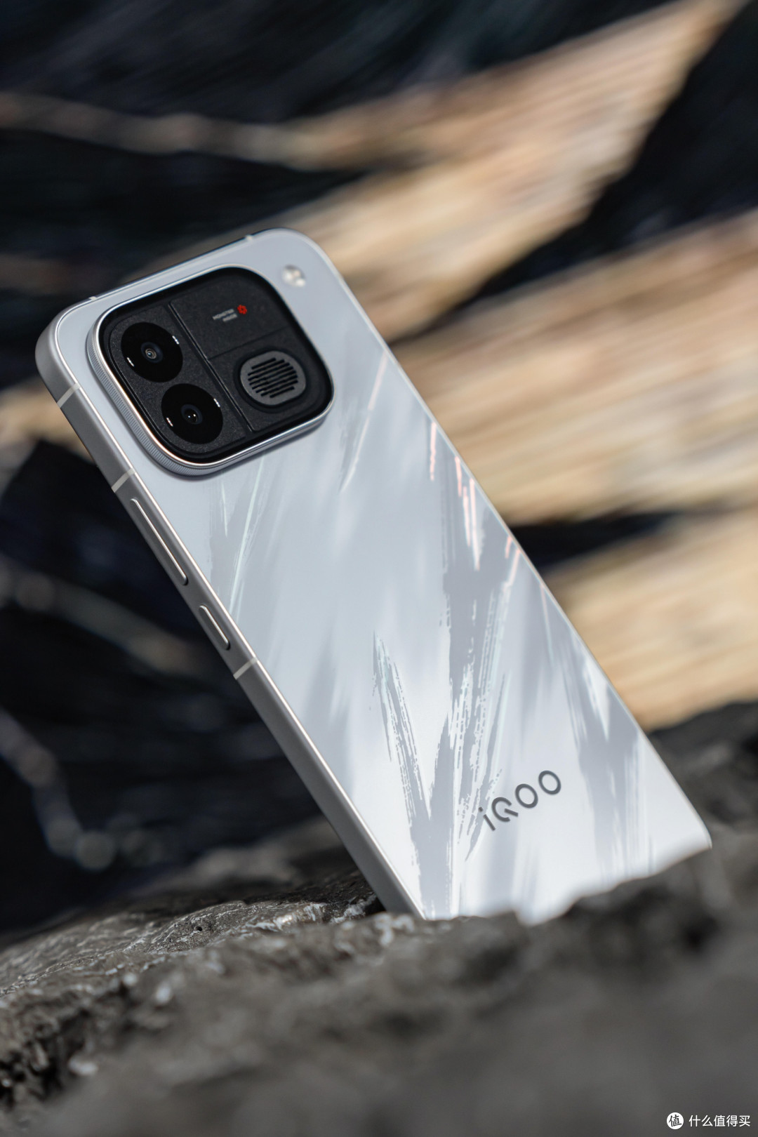 内置风扇加持,iQOO Neo12能否终结手游发热焦虑?