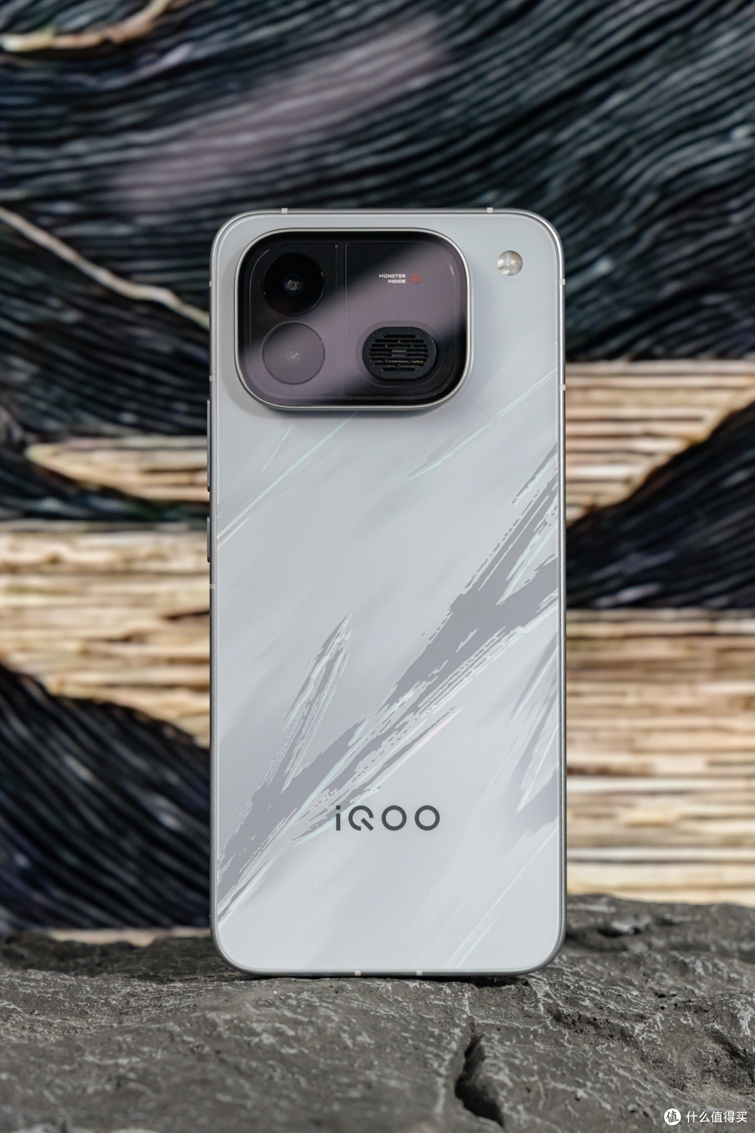内置风扇加持,iQOO Neo12能否终结手游发热焦虑?