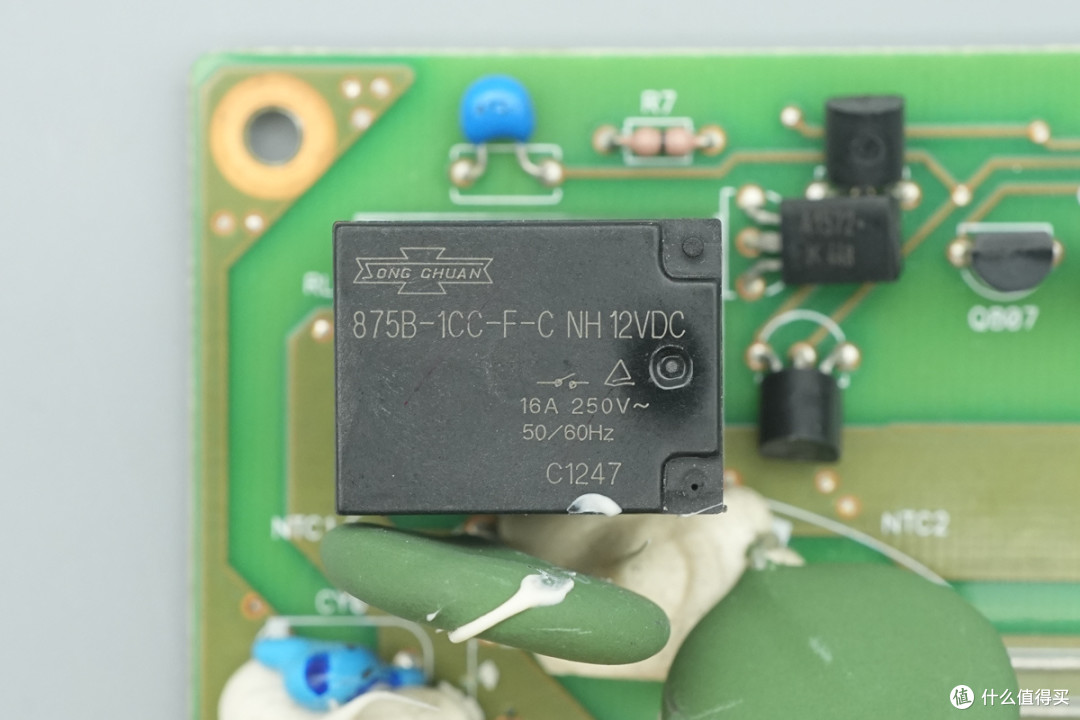 专为惠普Z820工作站设计,台达850W碳化硅工作站电源拆解