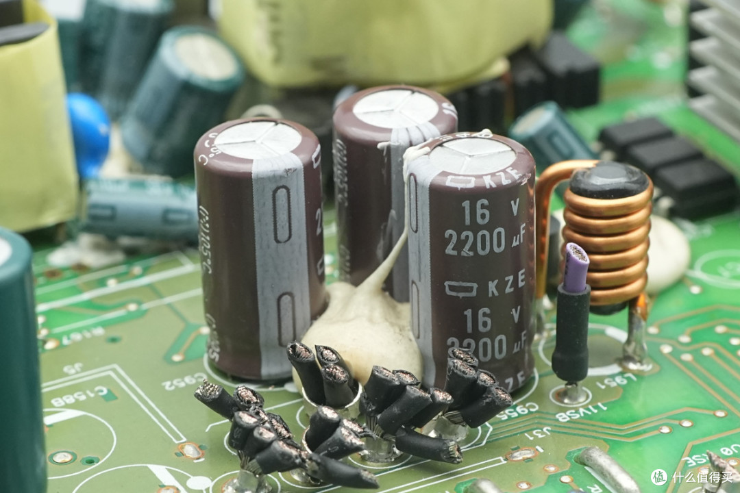专为惠普Z820工作站设计,台达850W碳化硅工作站电源拆解