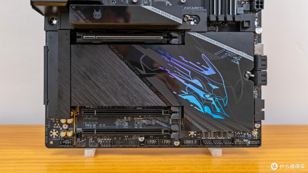 你玩明白 AMD X3D 了吗？技嘉 X870E AORUS PRO X3D 主板使用体验