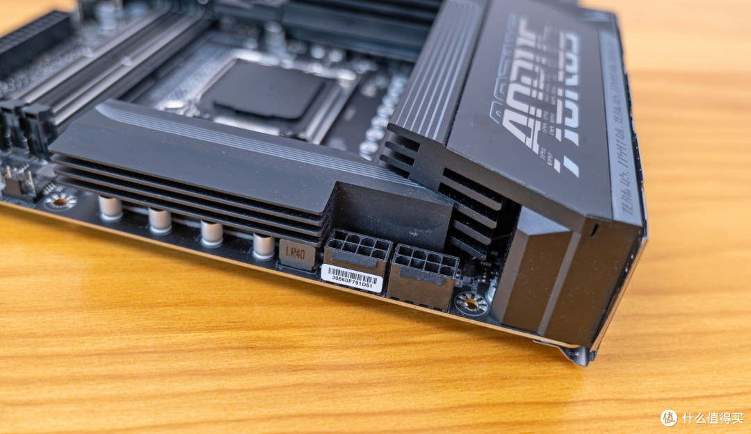 你玩明白 AMD X3D 了吗？技嘉 X870E AORUS PRO X3D 主板使用体验