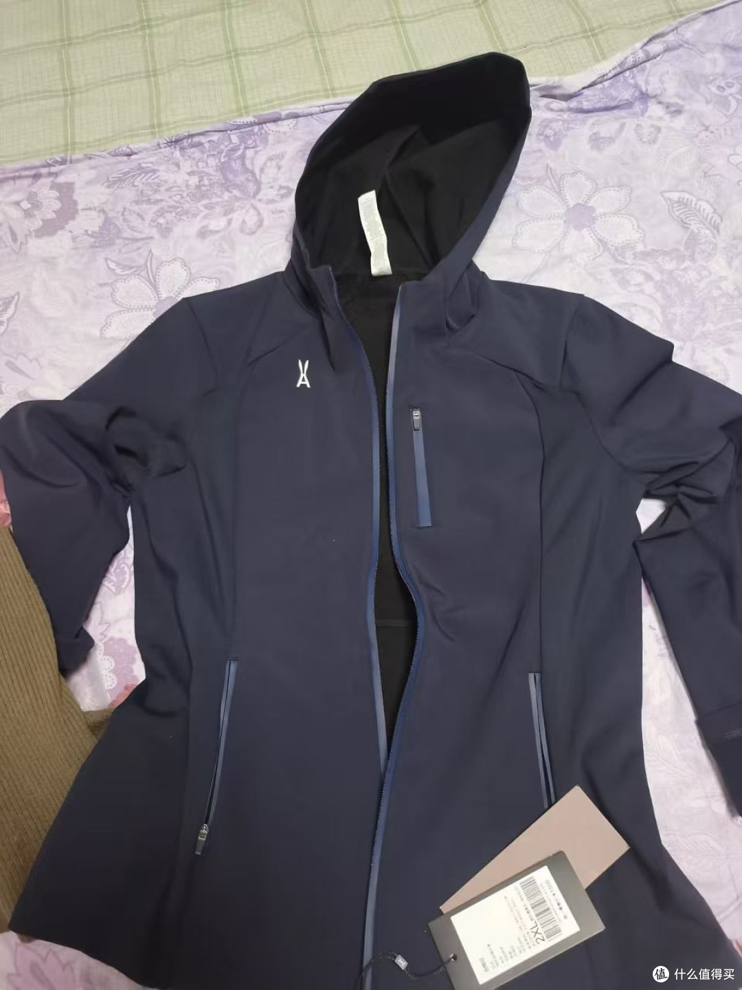 修身软壳冲锋外套收腰防风登山服女款