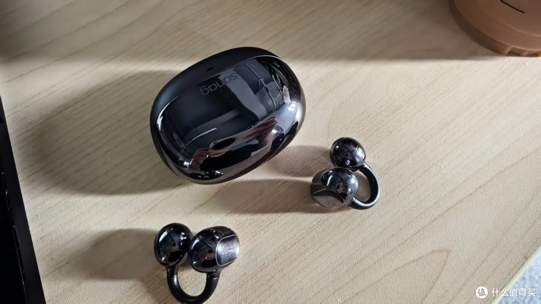 千元旗舰耳机对决!塞那Apex VS AirPods Pro3,谁才是真香款?