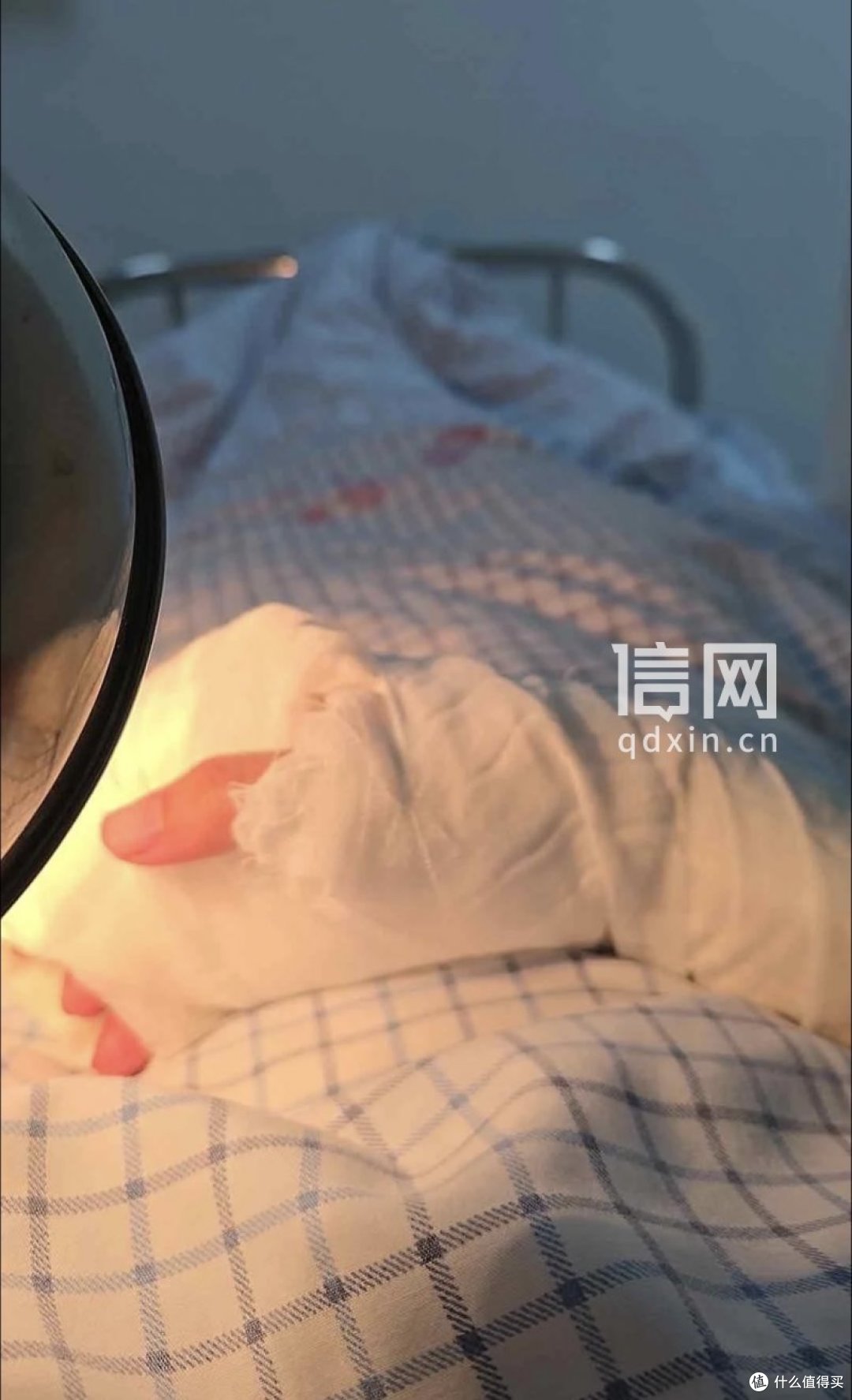 茉莉奶白联名玻璃杯上市当天遭消费者集中反映易碎划手