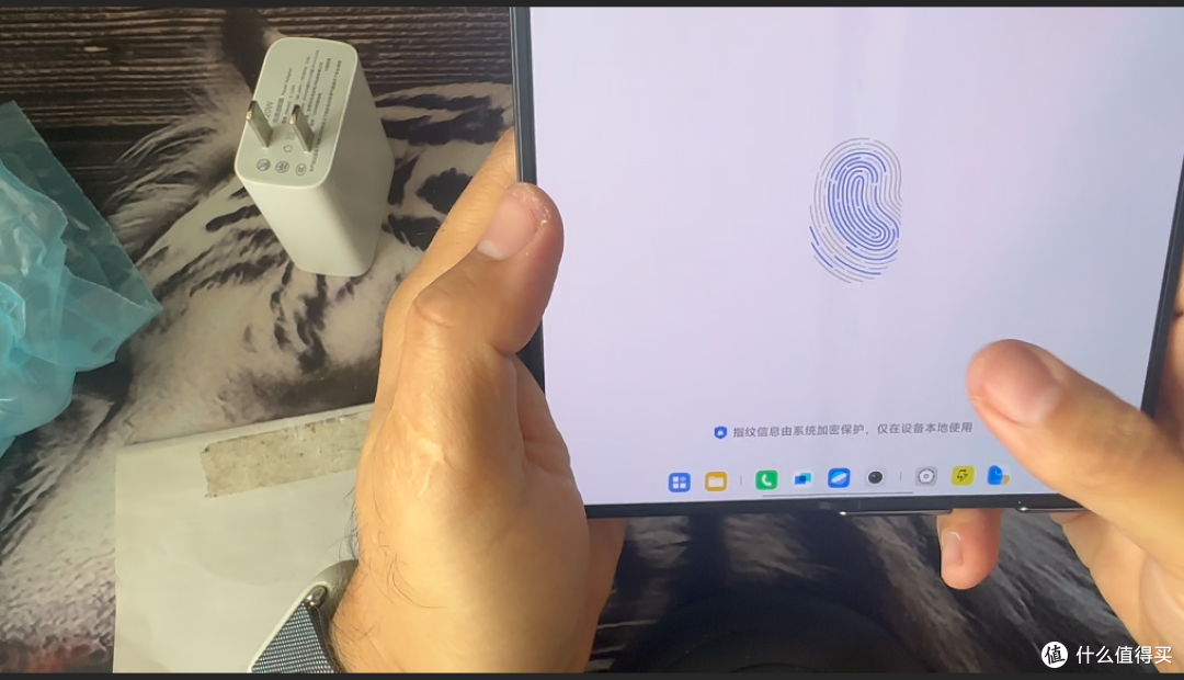 【探长拼好机】百元捡漏美女一手自带香味vivo X Fold2大折叠!