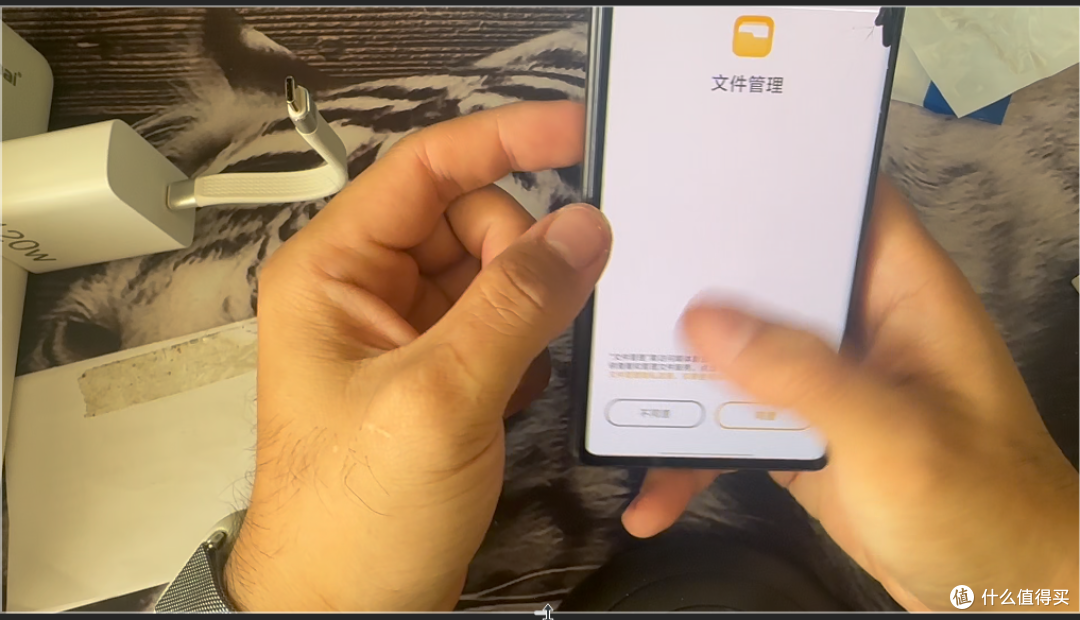 【探长拼好机】百元捡漏美女一手自带香味vivo X Fold2大折叠!