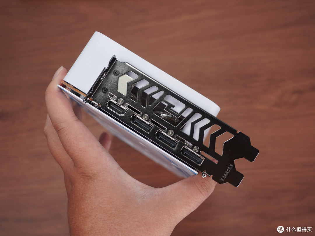 最便宜的16G显存游戏显卡?西风RX 6900XT浪花显卡测试漫谈