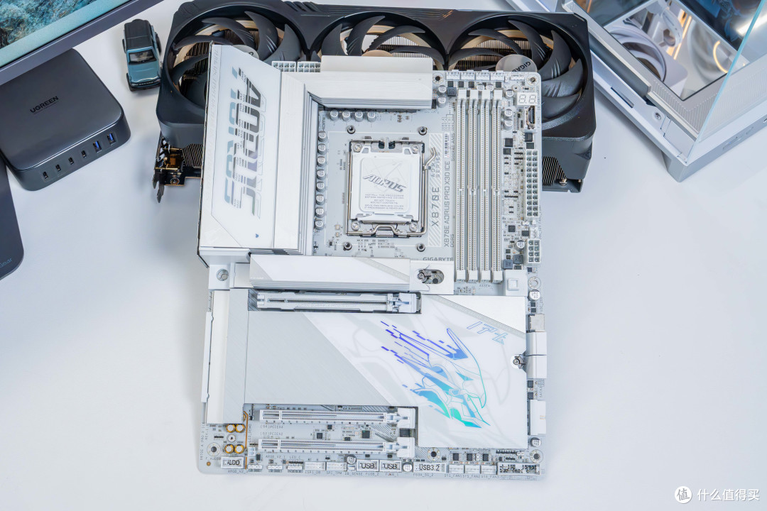 不想折腾也能榨干9800X3D？技嘉X870E X3D 电竞冰雕装机实测