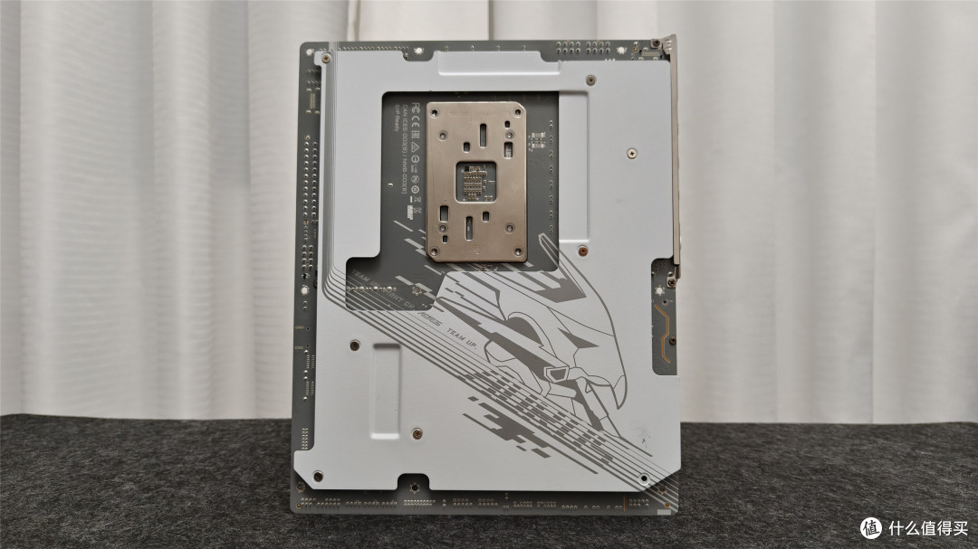技嘉X870E X3D电竞冰雕主板评测:颜值和性能,这次我全都要!