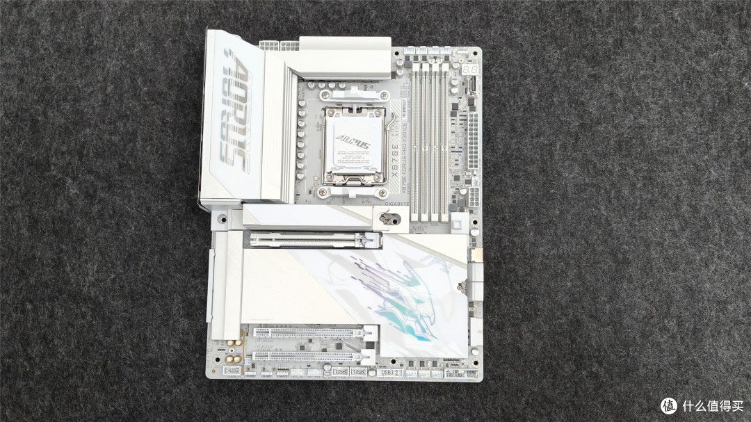 技嘉X870E X3D电竞冰雕主板评测:颜值和性能,这次我全都要!