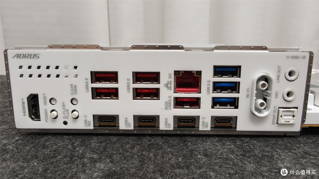 技嘉X870E X3D电竞冰雕主板评测:颜值和性能,这次我全都要!
