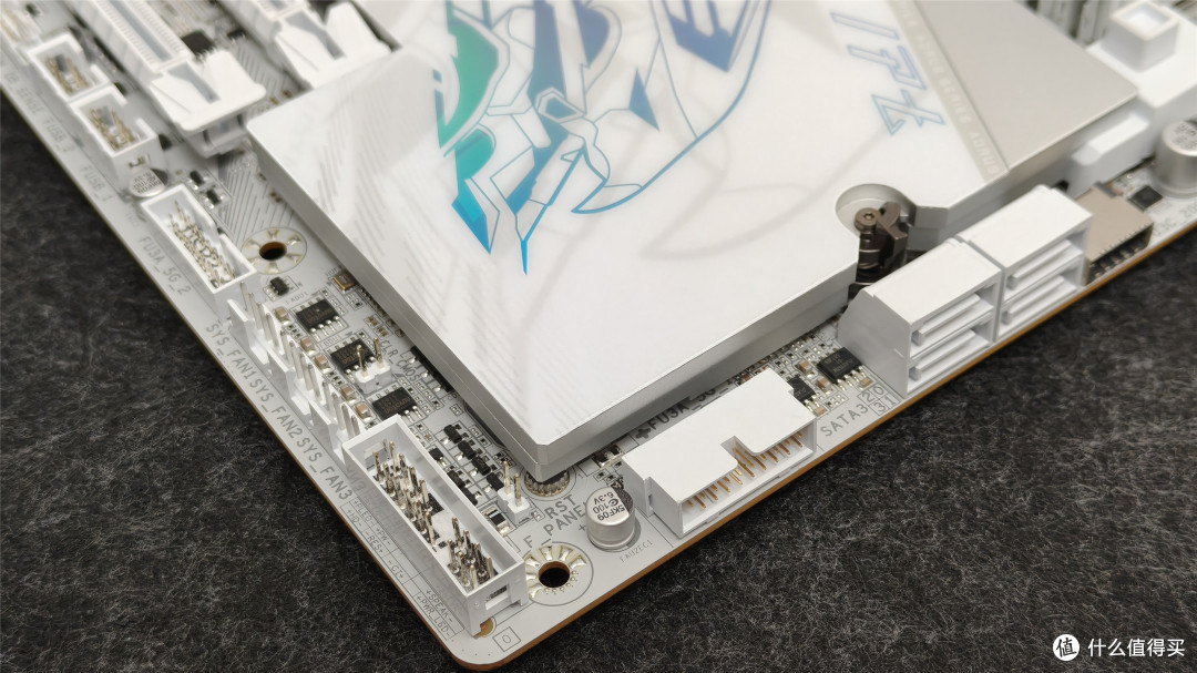 技嘉X870E X3D电竞冰雕主板评测:颜值和性能,这次我全都要!