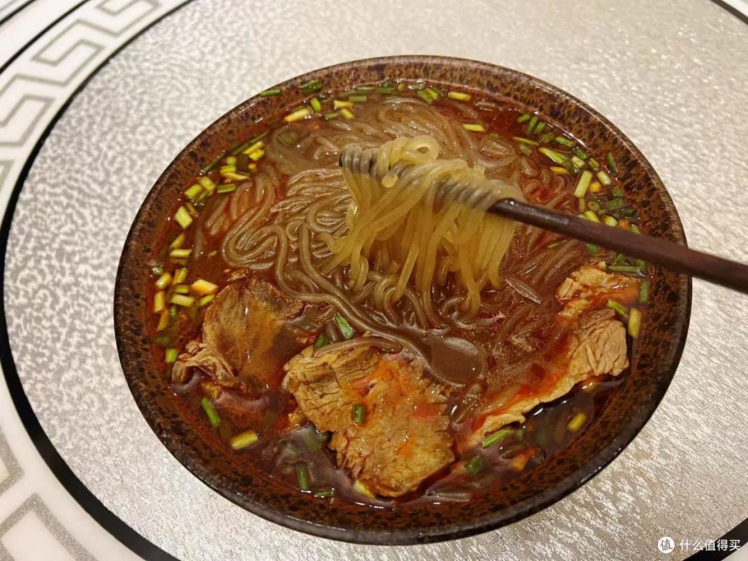 在家自己做酸辣粉太简单了,Q弹入味,开胃解馋