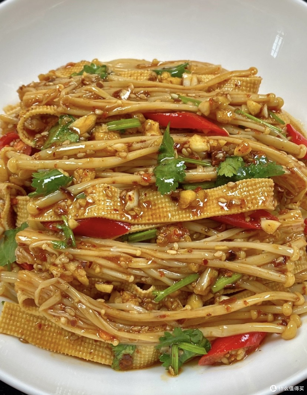 酸辣凉拌金针菇豆皮