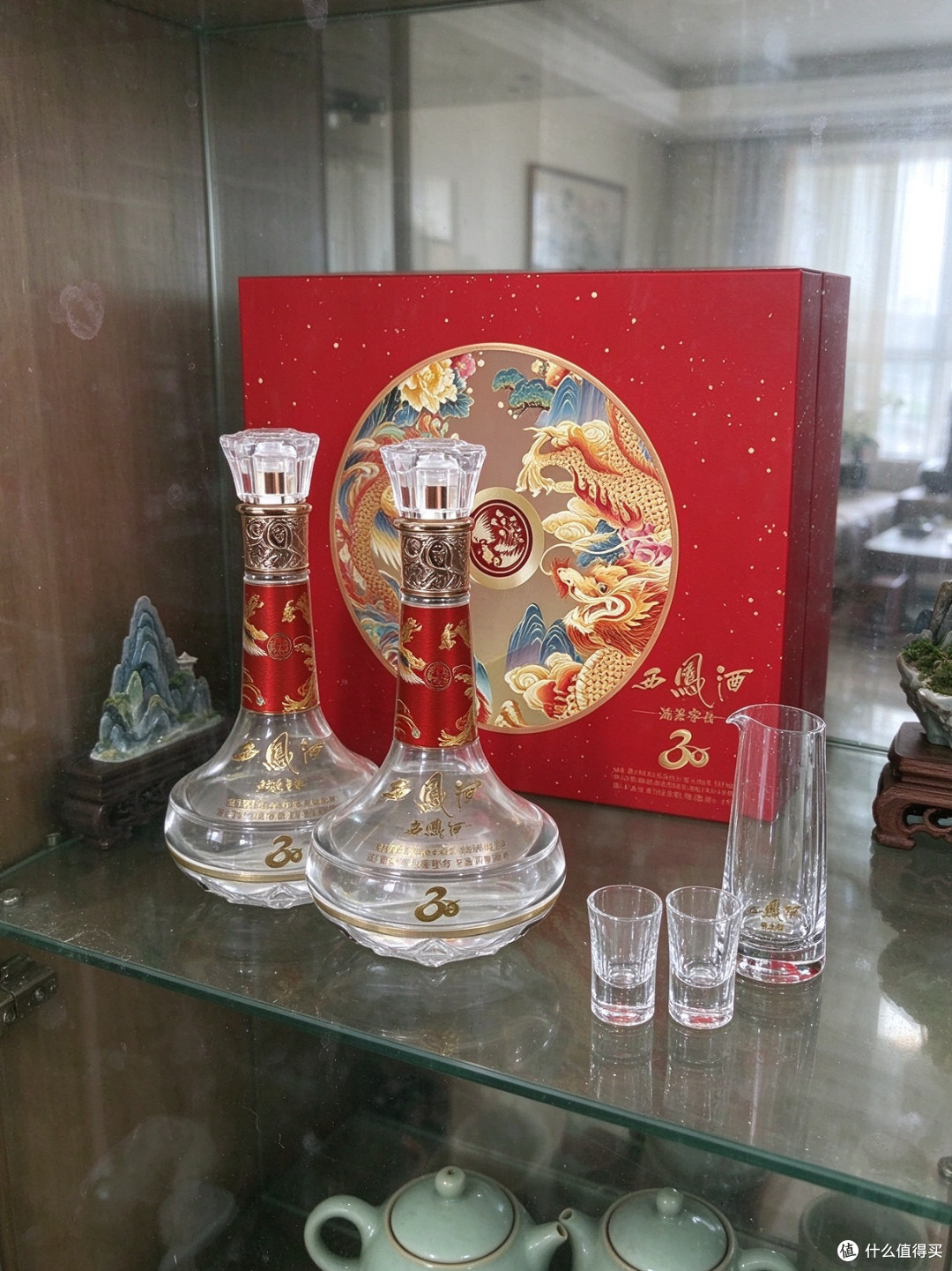 30年礼盒的“面子”在龙凤呈祥和分酒器,送长辈先看包装