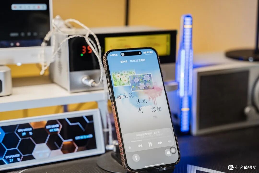 别乱堆解码耳放，几百块搞定桌面音频中枢，能推耳机还能接低音炮