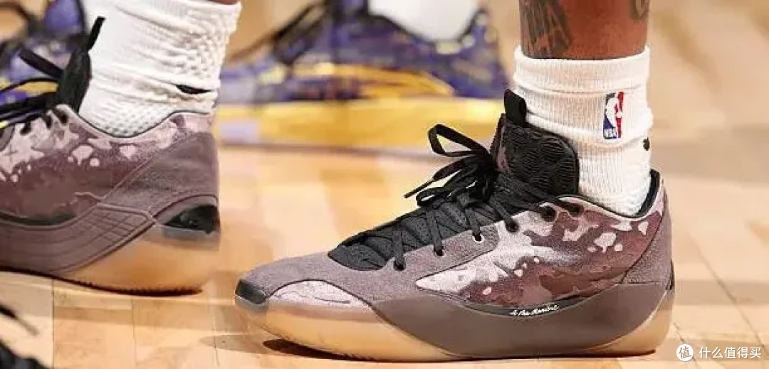 【NBA每日上脚】正代哑火！最帅詹姆斯配色是支线？