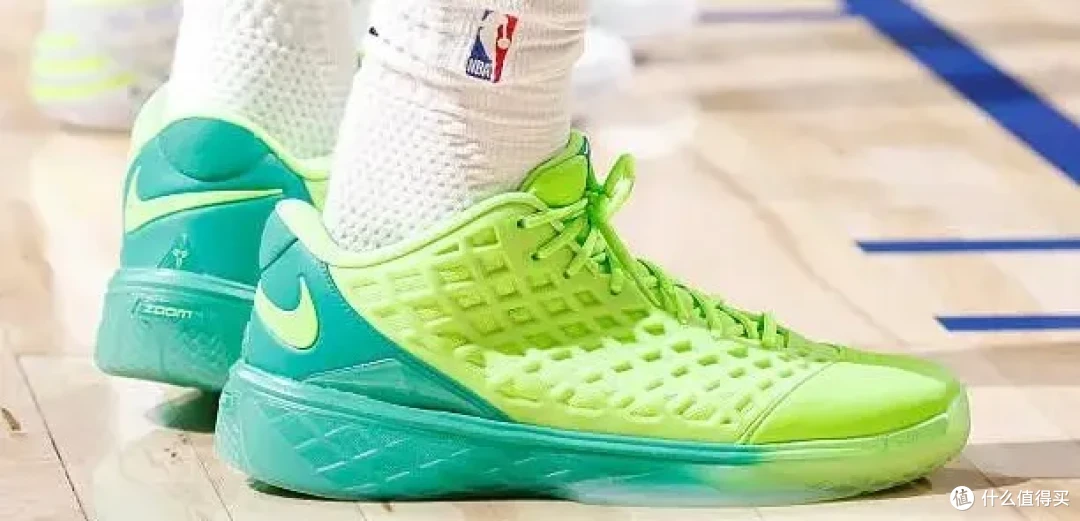 【NBA每日上脚】正代哑火！最帅詹姆斯配色是支线？