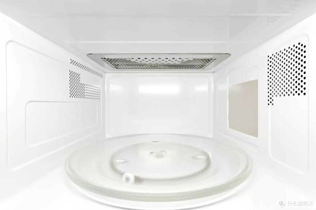 微波炉里溅满油点子，一碗水转两圈，一擦就干净
