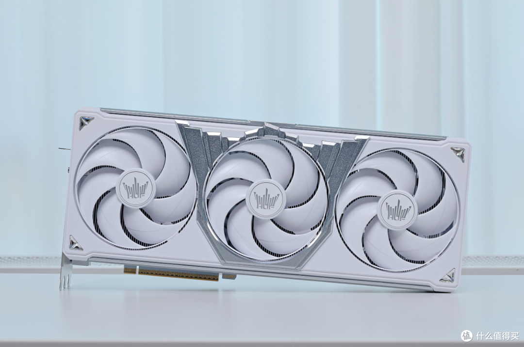 RTX5080 HOF Extreme+270K+4T+48G，预算3.3W+的全白海景房主机