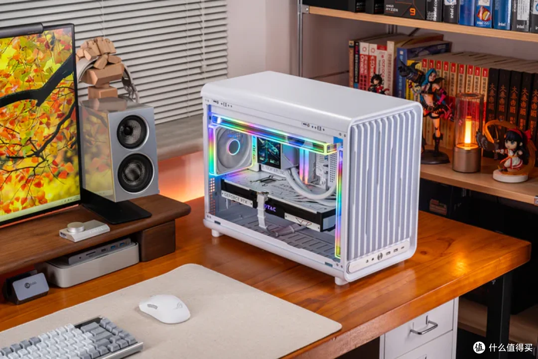 七彩虹iGame Z890M ULTRA W+索泰RTX5070天启+乔思伯D33装机展示