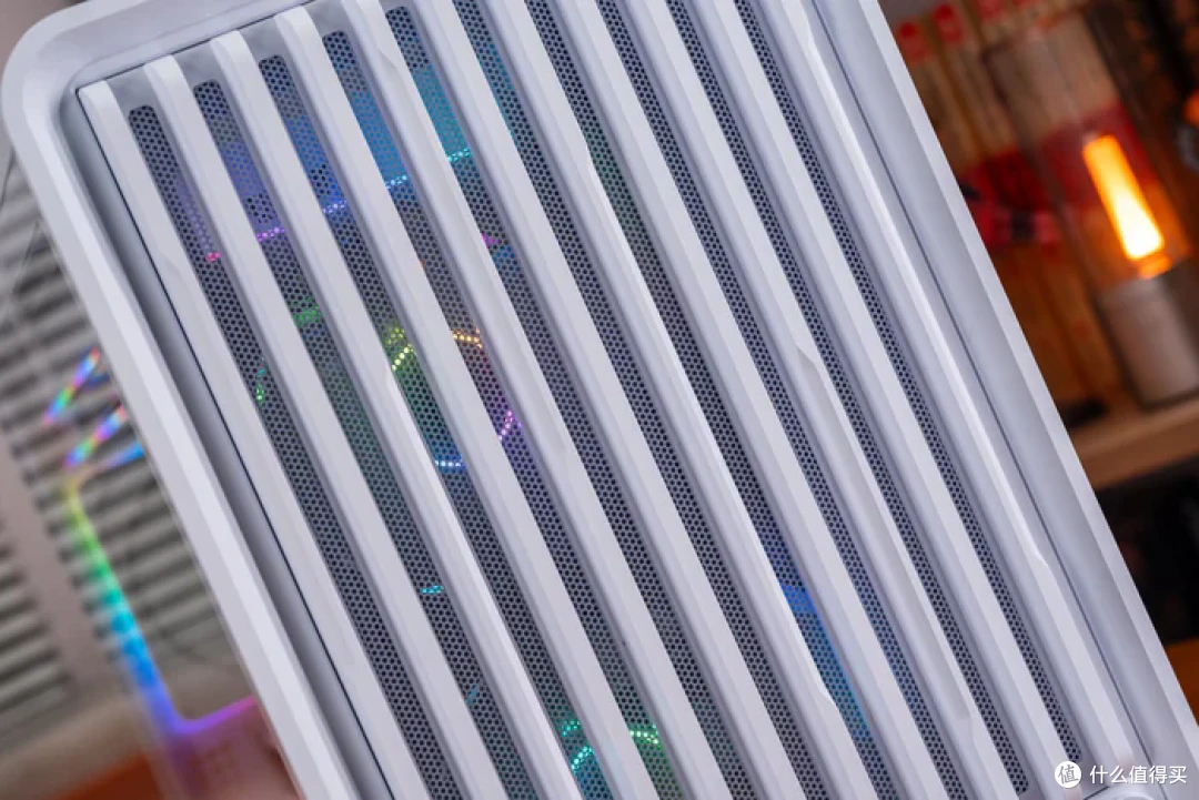 七彩虹iGame Z890M ULTRA W+索泰RTX5070天启+乔思伯D33装机展示