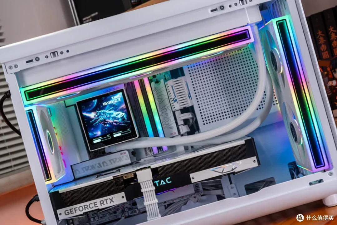 七彩虹iGame Z890M ULTRA W+索泰RTX5070天启+乔思伯D33装机展示