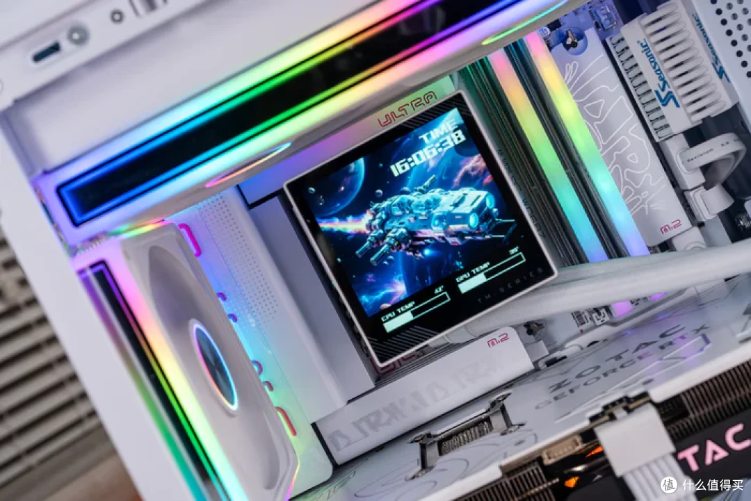 七彩虹iGame Z890M ULTRA W+索泰RTX5070天启+乔思伯D33装机展示