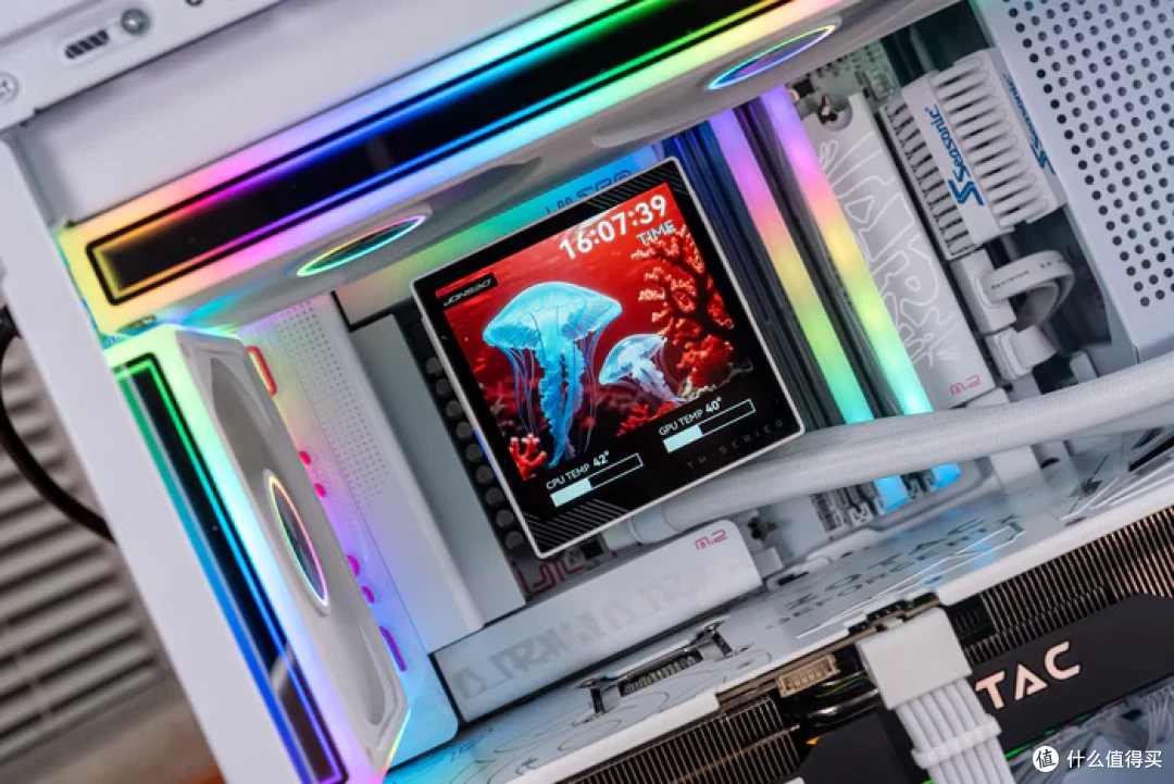 七彩虹iGame Z890M ULTRA W+索泰RTX5070天启+乔思伯D33装机展示