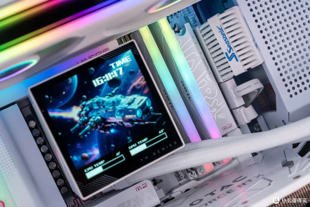 七彩虹iGame Z890M ULTRA W+索泰RTX5070天启+乔思伯D33装机展示