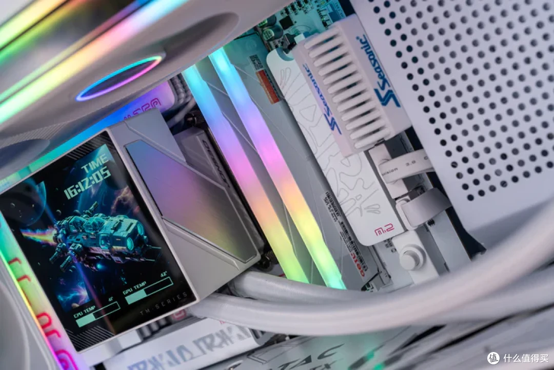 七彩虹iGame Z890M ULTRA W+索泰RTX5070天启+乔思伯D33装机展示