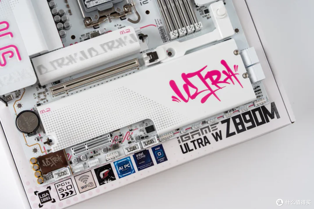 七彩虹iGame Z890M ULTRA W+索泰RTX5070天启+乔思伯D33装机展示