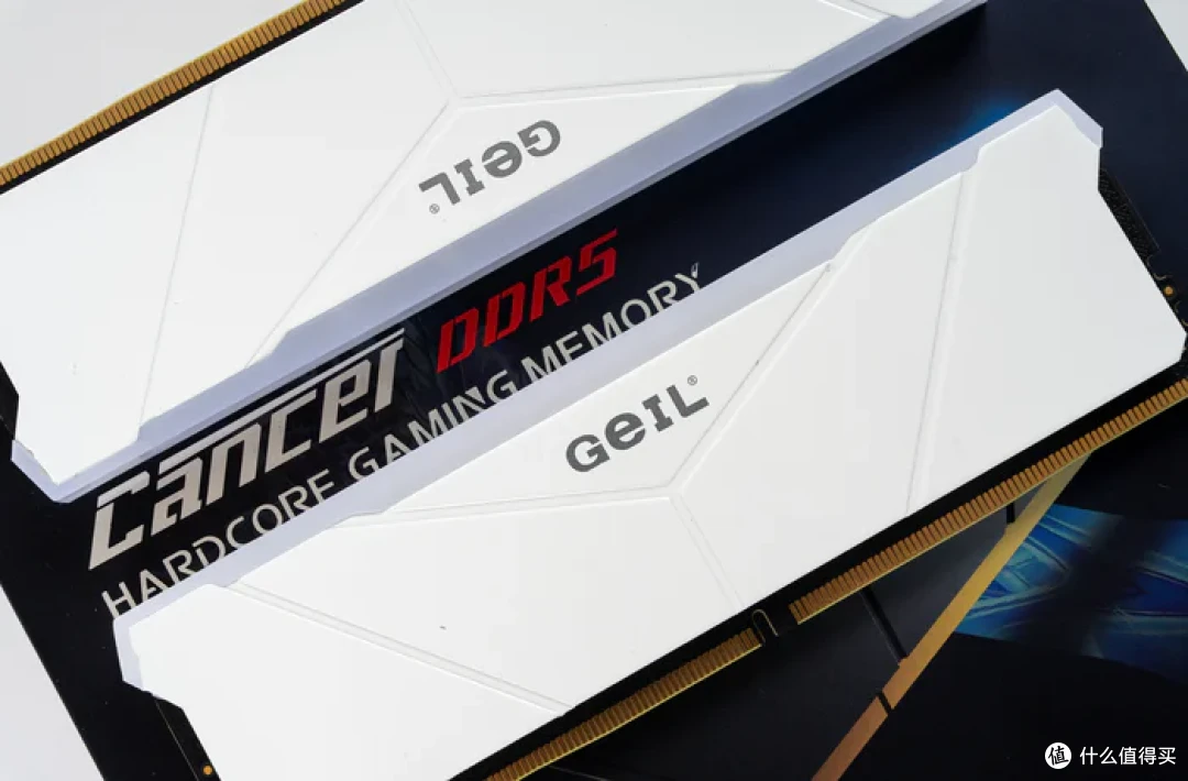 七彩虹iGame Z890M ULTRA W+索泰RTX5070天启+乔思伯D33装机展示