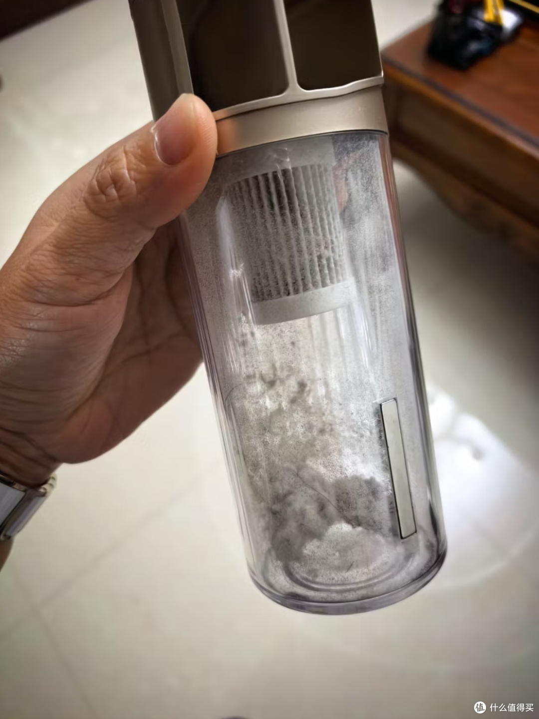 家里养猫必看!喵卫扫床机器人实测,床上浮螨浮毛终于不用手拍