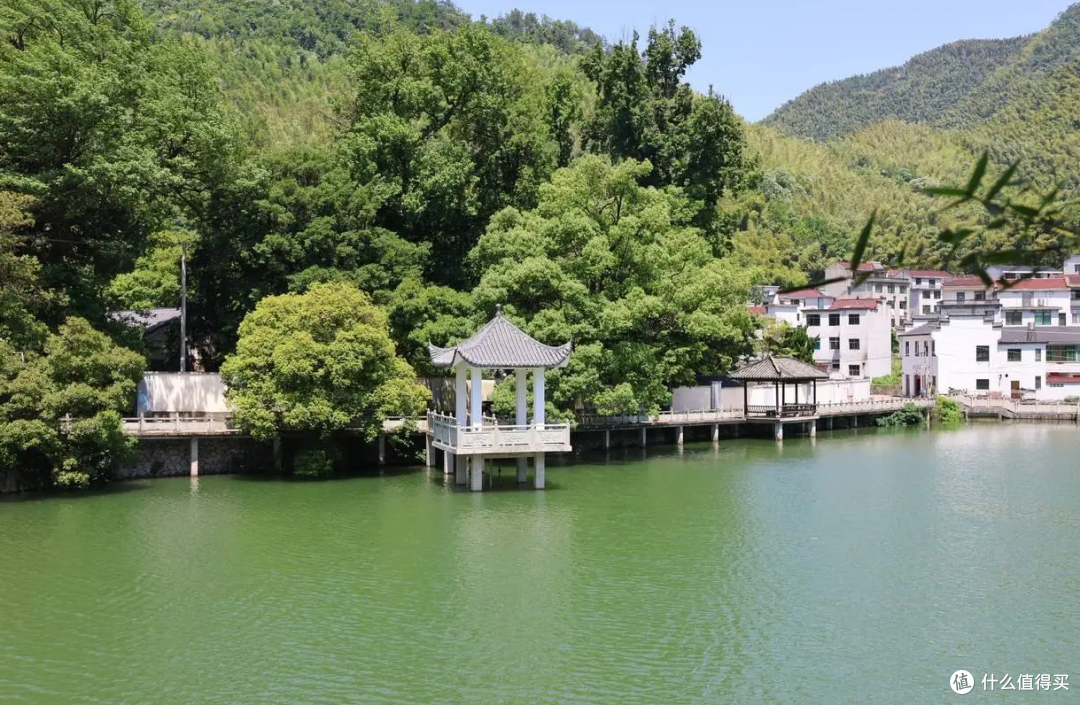 徒步白革古道赏秋色,探索文化古迹之旅