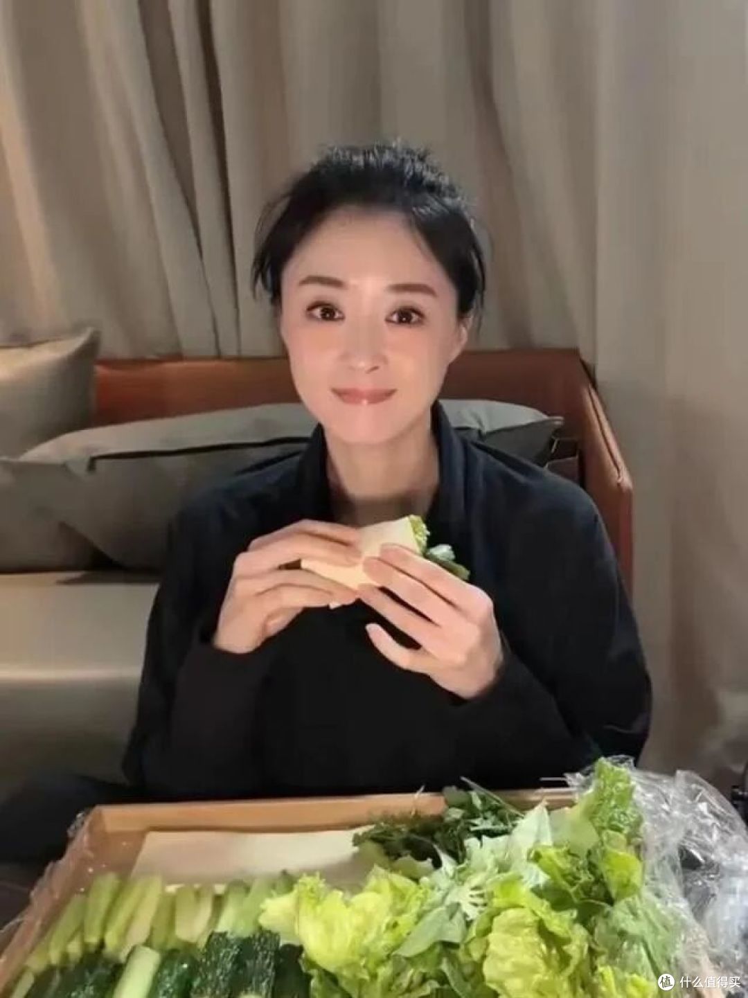 景甜一顿早餐够蒋欣吃两天:松弛感从来是瘦子的特权
