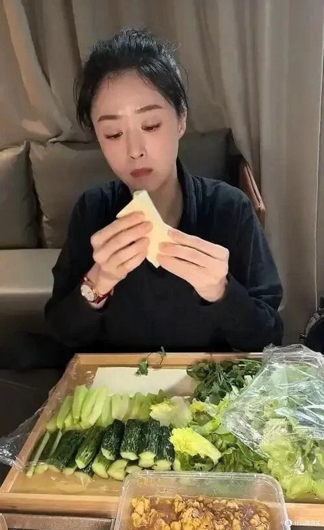 景甜一顿早餐够蒋欣吃两天:松弛感从来是瘦子的特权